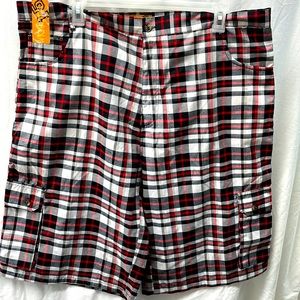 NEW!!! North 15 plaid cargo knee shorts men sz 48